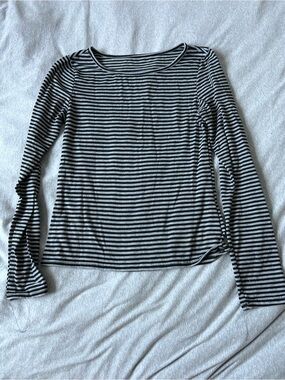 Striped Long-Sleeve Boatneck Top - Black & White